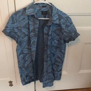 American Eagle Hawaiian button down shirt